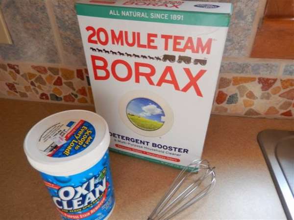 A packet of Borax